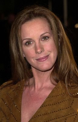 Elizabeth Perkins photo