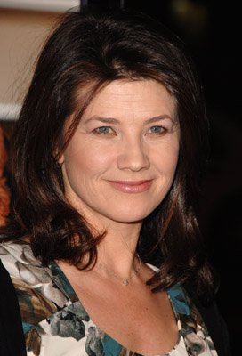 Daphne Zuniga photo