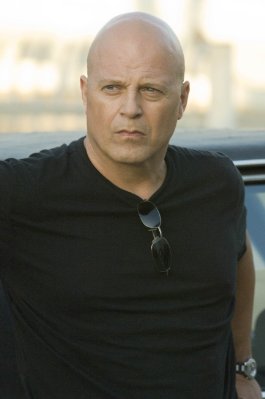 Michael Chiklis photo
