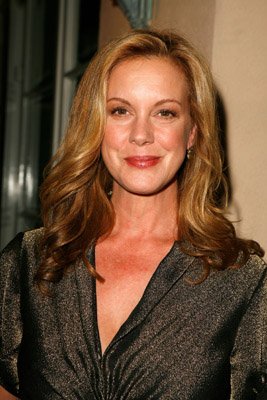 Elizabeth Perkins photo