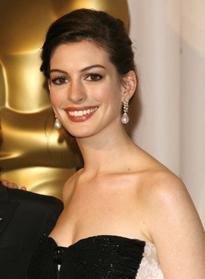 Anne Hathaway photo