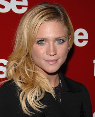 Brittany Snow photo