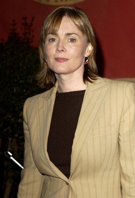 Laura Innes photo