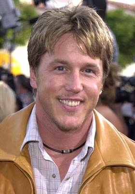Lochlyn Munro photo
