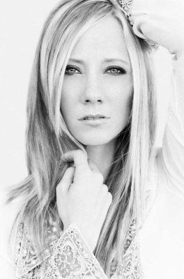 Anne Heche photo