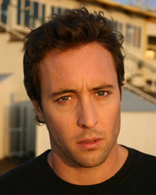 Alex O'Loughlin photo