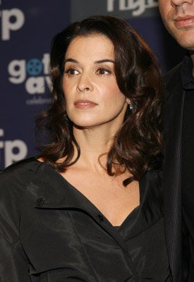 Annabella Sciorra photo