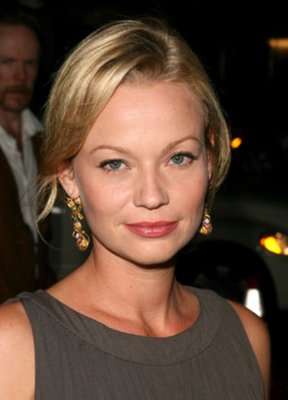 Samantha Mathis photo