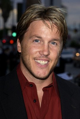 Lochlyn Munro photo