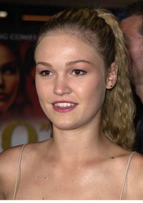 Julia Stiles photo