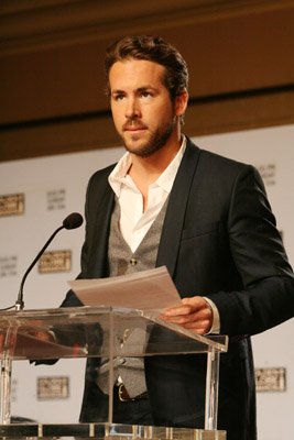 Ryan Reynolds photo