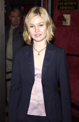 Julia Stiles photo