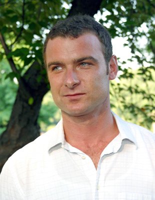 Liev Schreiber photo