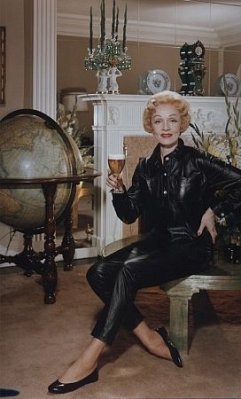 Marlene Dietrich photo