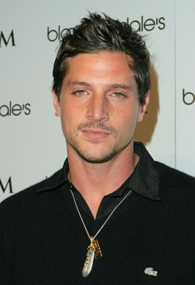 Simon Rex photo