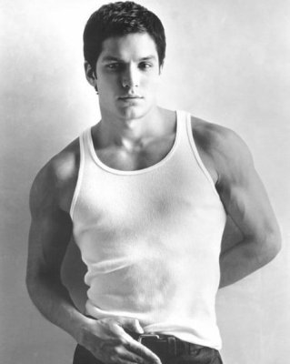 Nicholas Gonzalez photo