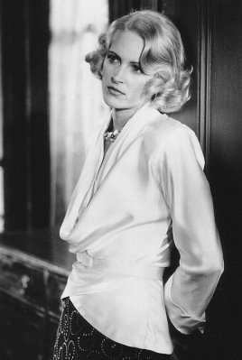 Alexandra Powers photo