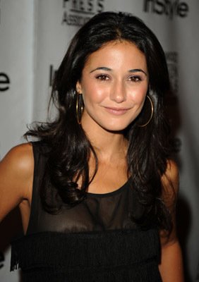 Emmanuelle Chriqui photo