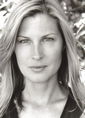 Julienne Davis photo