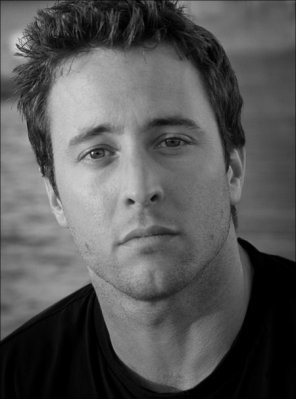 Alex O'Loughlin photo