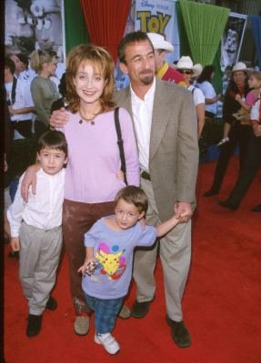 Annie Potts photo