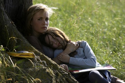 Jodelle Ferland photo