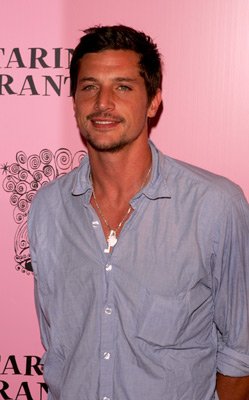 Simon Rex photo