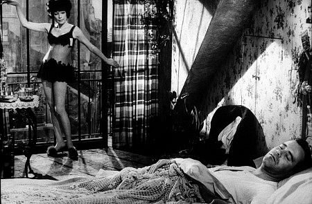 Shirley MacLaine photo