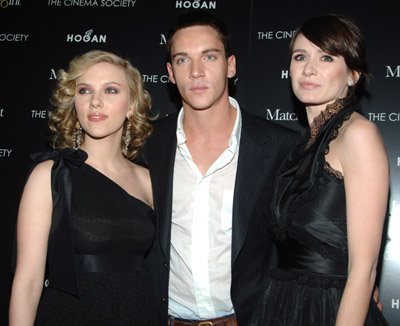 Emily Mortimer photo