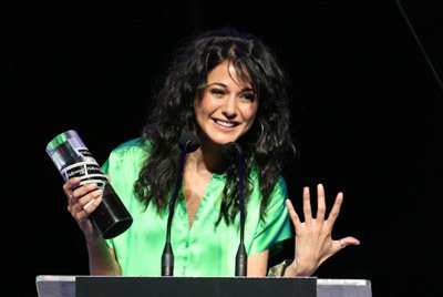 Emmanuelle Chriqui photo