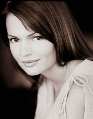 Claudette Mink photo