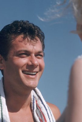 Tony Curtis photo