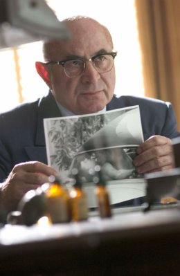 Bob Hoskins photo