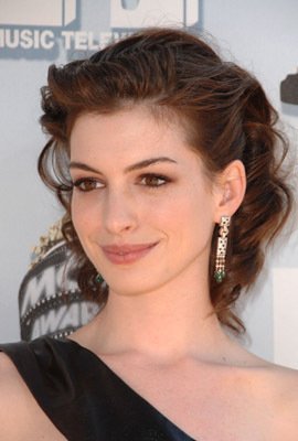 Anne Hathaway photo