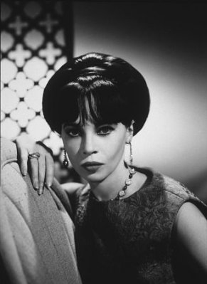 Leslie Caron photo