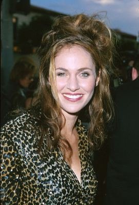 Amy Brenneman photo