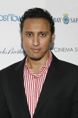 Aasif Mandvi photo