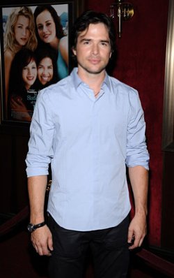 Matthew Settle photo