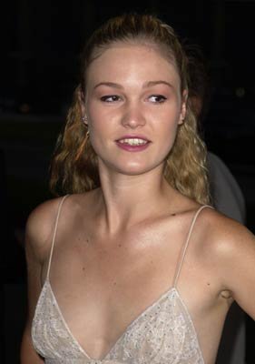 Julia Stiles photo
