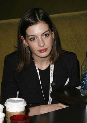 Anne Hathaway photo