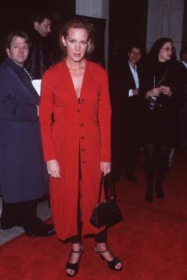 Elizabeth Perkins photo