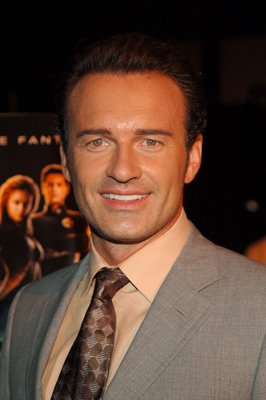 Julian McMahon photo