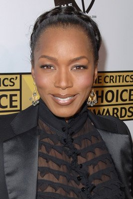 Angela Bassett photo