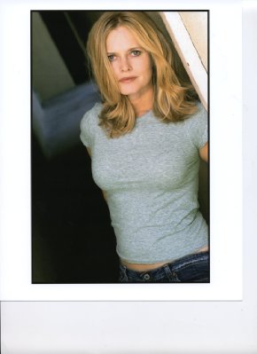 Claire Yarlett photo