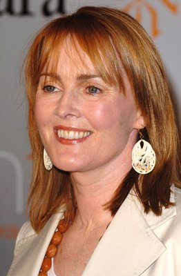 Laura Innes photo