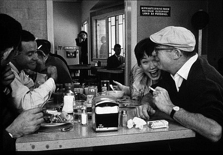 Shirley MacLaine photo