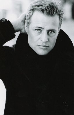 Louis Mandylor photo