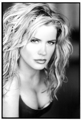 Kristy Swanson photo