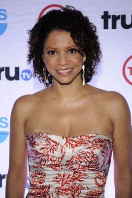 Gloria Reuben photo