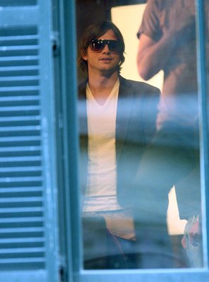 Ashton Kutcher photo